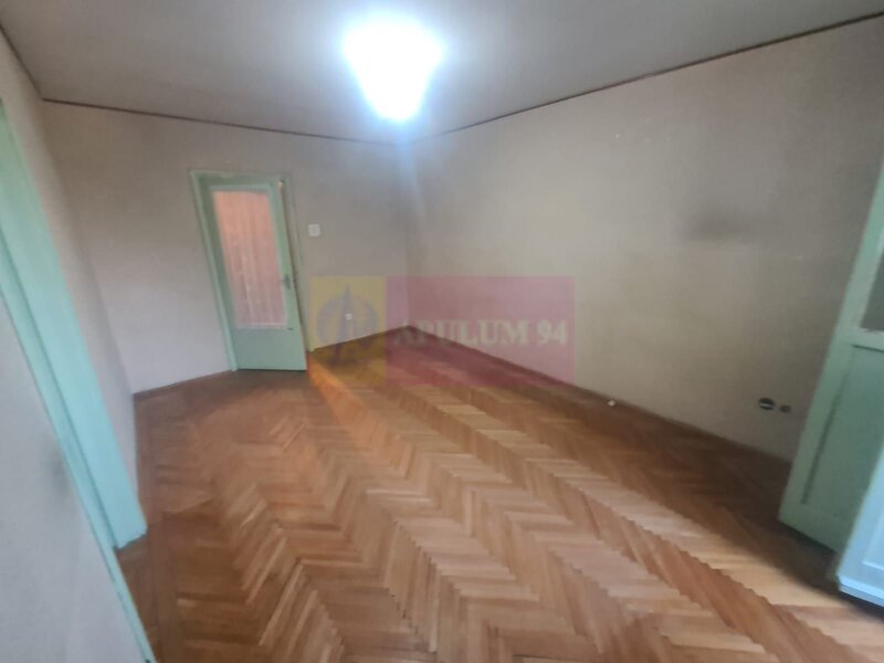Apartament cu 2 camere de vanzare in Campina - Zona Piata Centrala