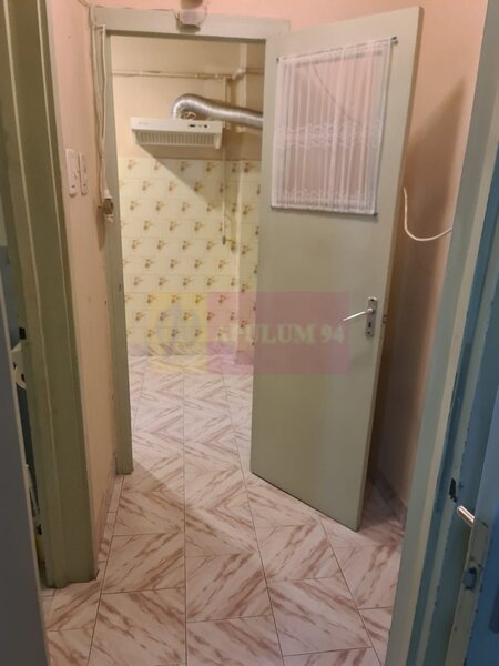 Apartament cu 2 camere de vanzare in Campina - Zona Piata Centrala