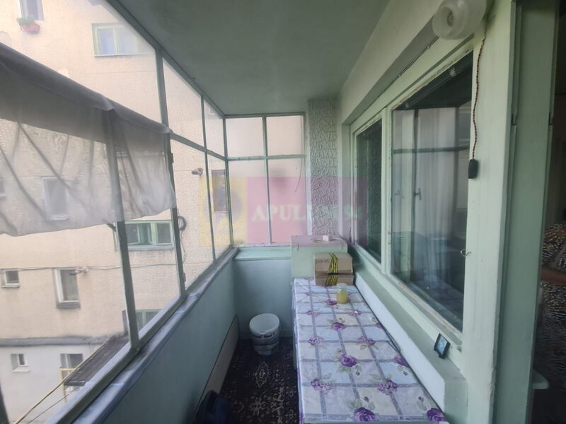 Apartament cu 2 camere de vanzare in Campina - Zona Piata Centrala