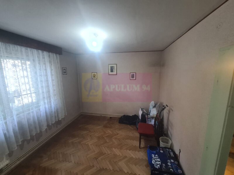 Apartament cu 2 camere de vanzare in Campina - Zona Piata Centrala