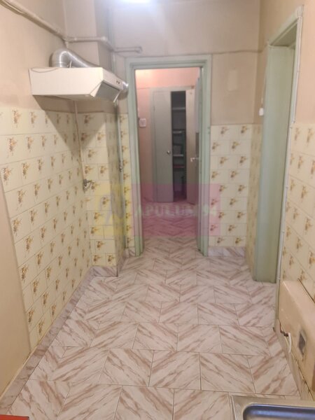 Apartament cu 2 camere de vanzare in Campina - Zona Piata Centrala